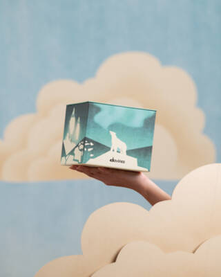 MYSTERIOUS POLAR REGIONS/НАБОР HEART OF GLASS ДЛЯ СИЯНИЯ ВОЛОС ЦВЕТА БЛОНДА